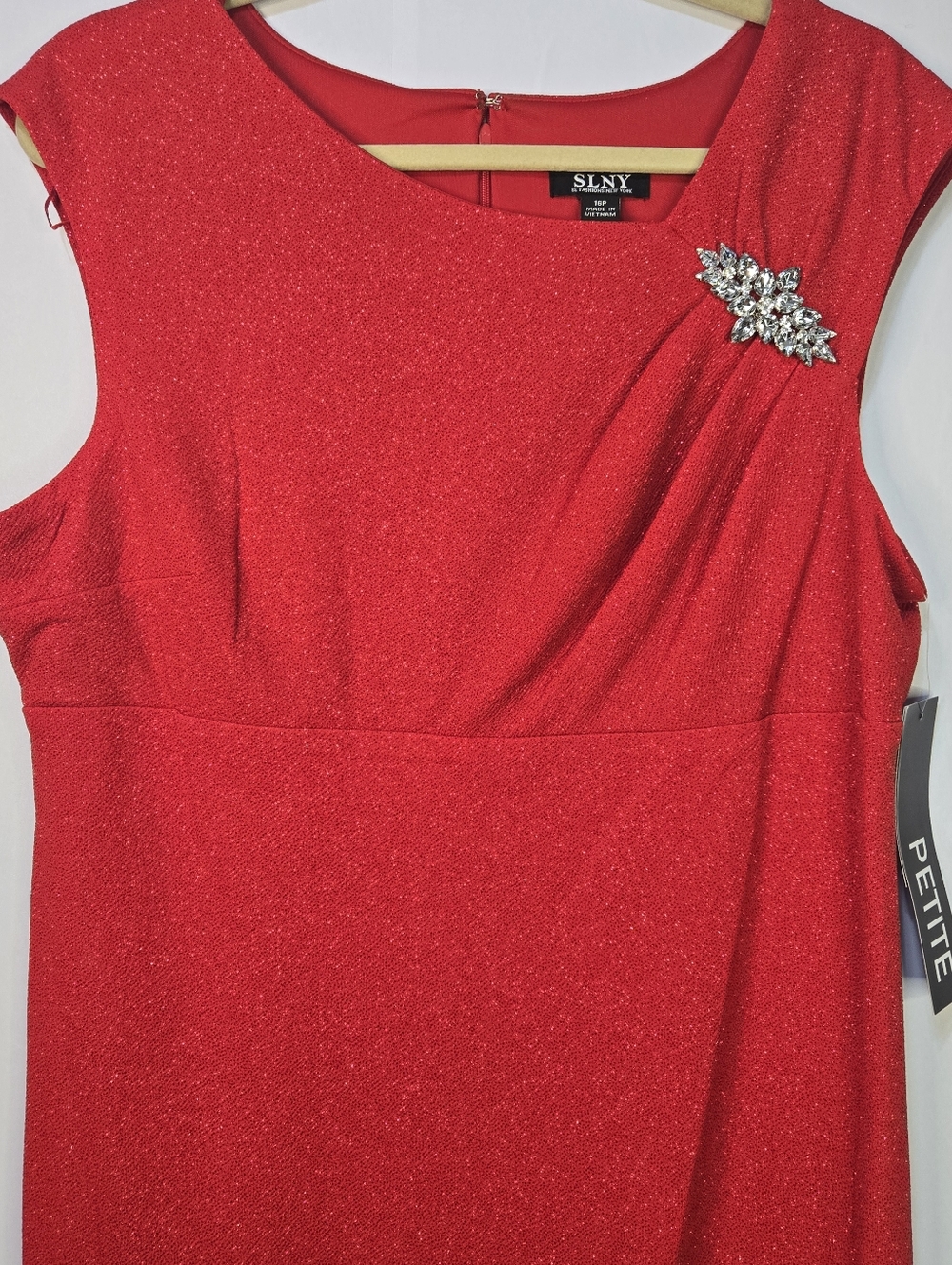 SLNY Size 16P Sparkling Red Formal Empire Waist Dress, Rhinestone Pin NWT - Picture 6 of 11